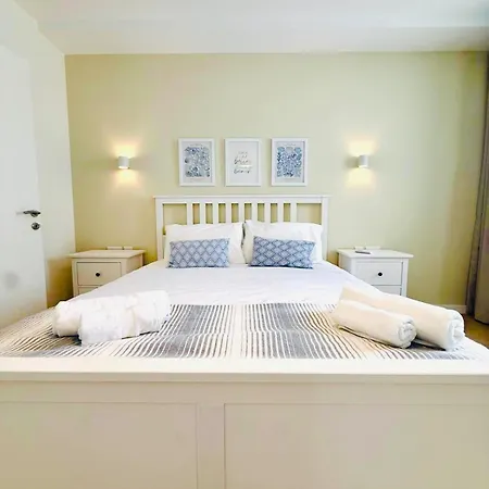 5 Kj Two Bedroom In The Village Centre Number Lägenhet Mellieħa